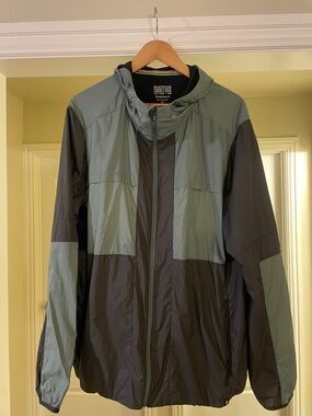 Smartwool Men’s Two-Tone Hooded Windbreaker - Sage Green & Charcoal